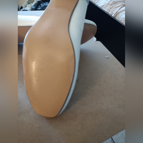 Preowned Women's Didifu White Leather Pumps Size 10 - Picture 5 of 7